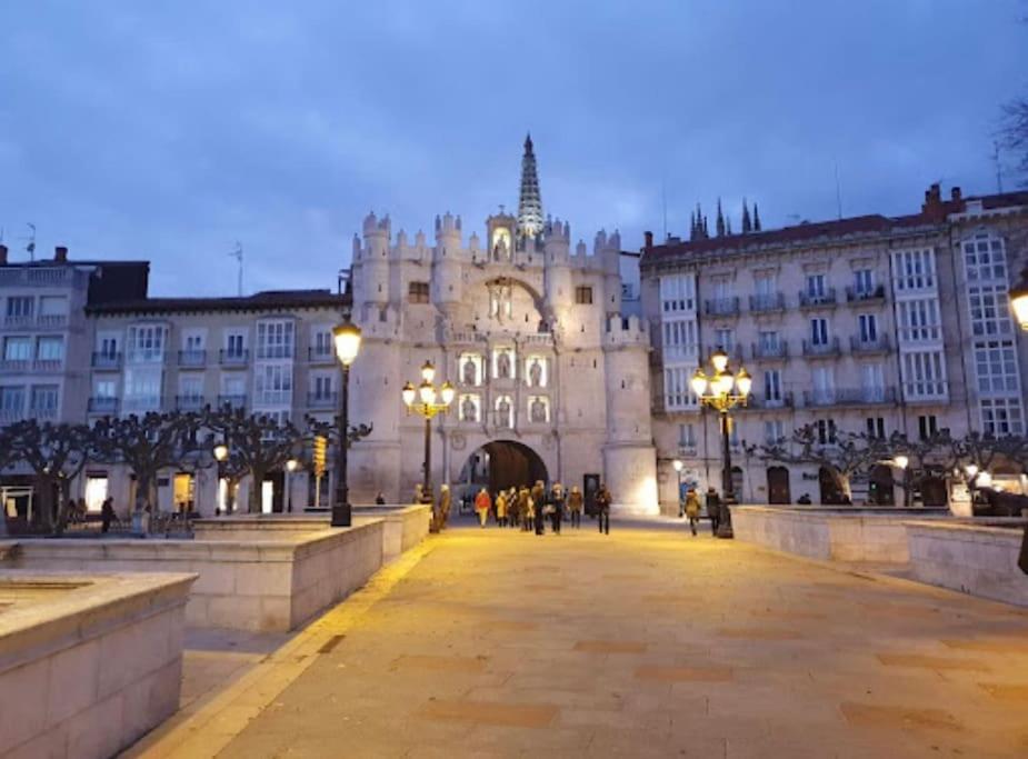 Vivienda De Uso Turistico En El Corazon De Burgos Apartment Екстериор снимка